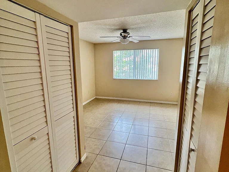 400 Crestwood Ct N #407 — Photo 17