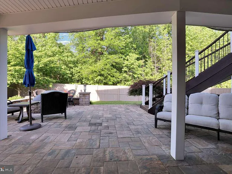 8227 Saint Francis Dr — Photo 29