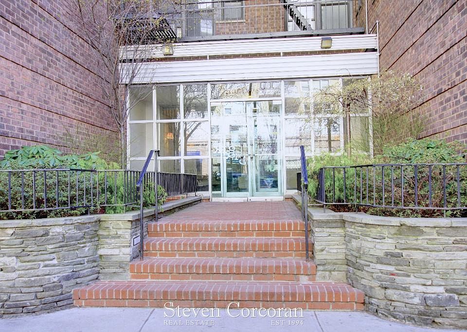 1st image of 50 E 8th St APT 3U