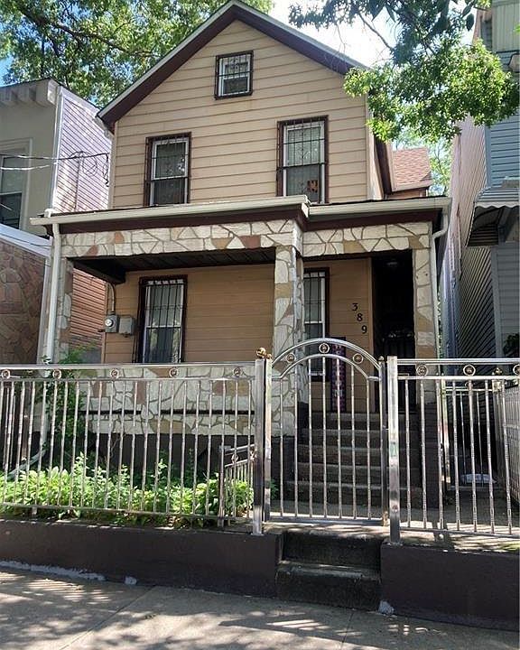 1st image of 389 Warwick St