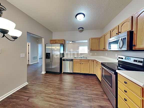 4th image of 5425 Wood Hollow Dr