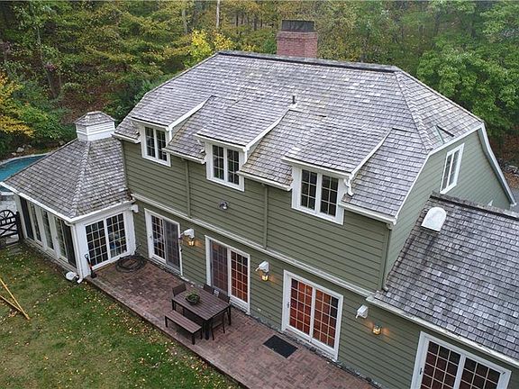 2nd image of 31 Old Farm Ln