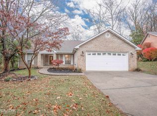 4886 Masters Dr, Maryville, TN 37801