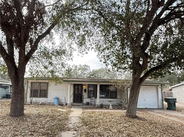 1603 Pena St, Alice, TX 78332