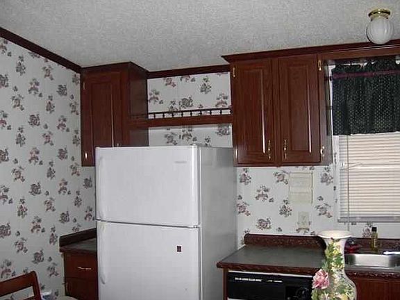4th image of 9591 Jennifer Ln