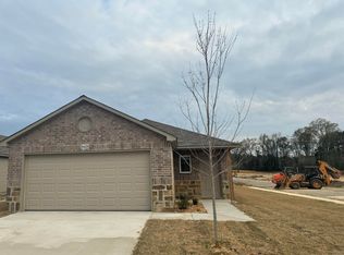 10428 Debbie Dr, Maumelle, AR 72113