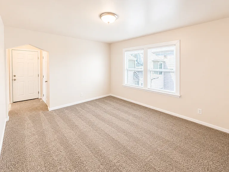 Town Manor Apartments — Photo 12