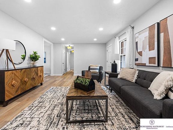 4th image of 2715 N 102nd Ave