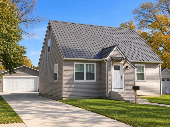 1926 Tremont St, Cedar Falls, IA 50613