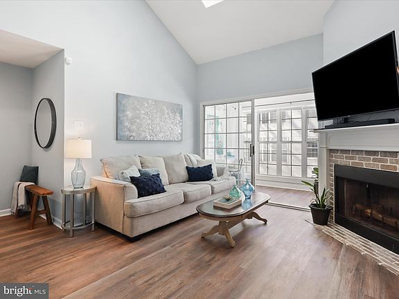 5th image of 12110 Green Ledge Ct APT 302