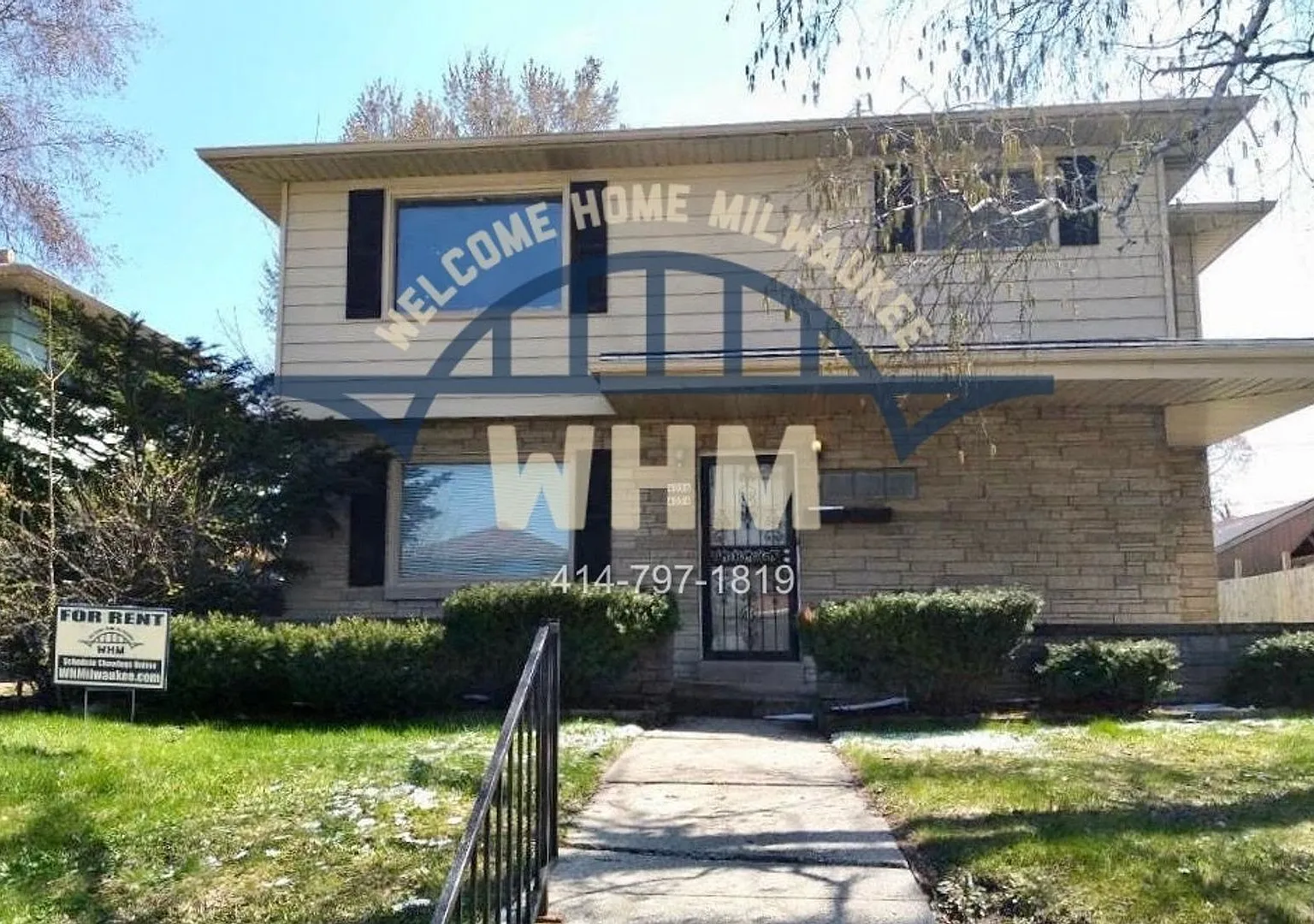 3 bed, 1.0 bath, 1299 sqft, $1,498 — Photo 1