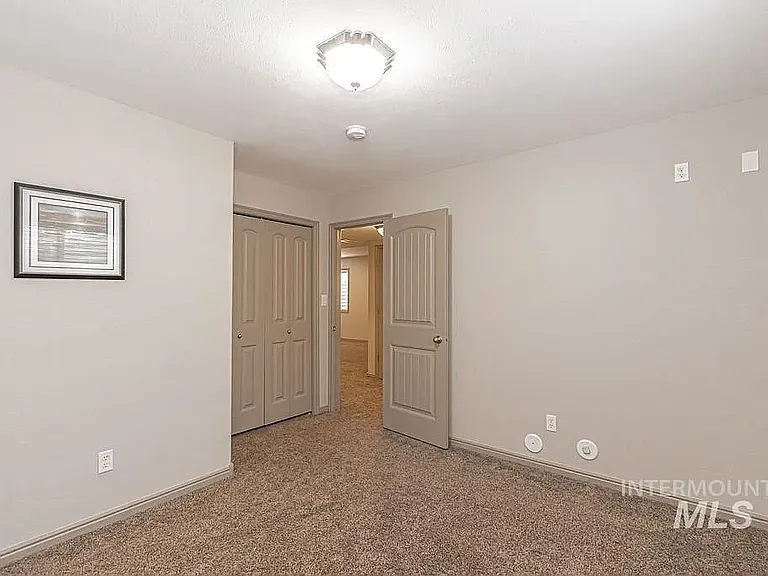 2221 S Frontier Dr — Photo 21