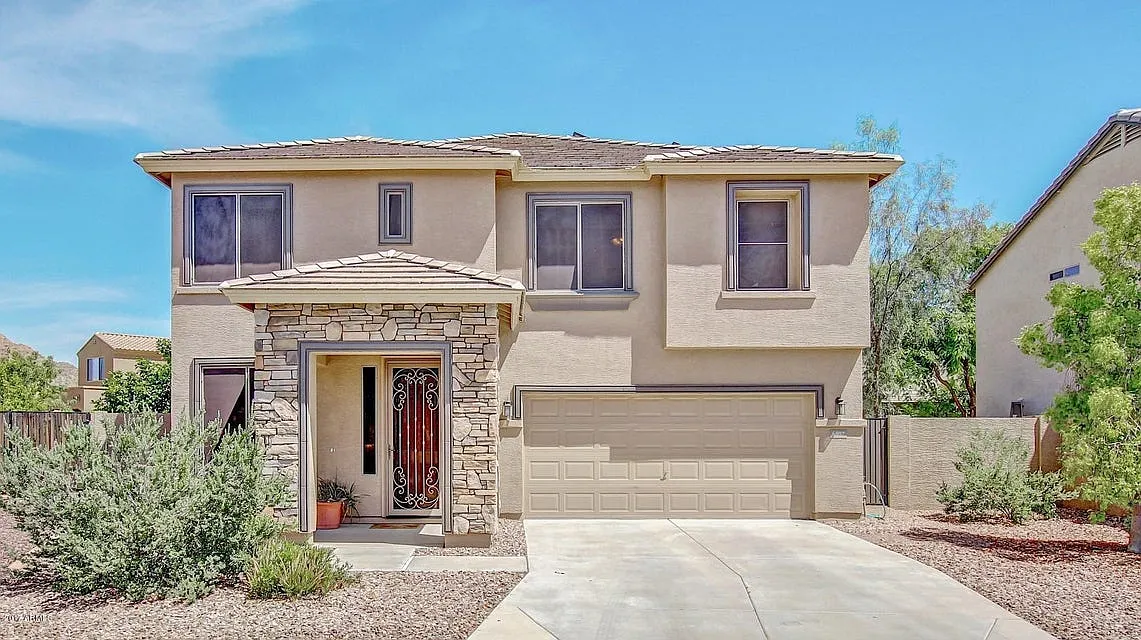 3 bed, 2.5 bath, 2507 sqft, $2,599 — Photo 1
