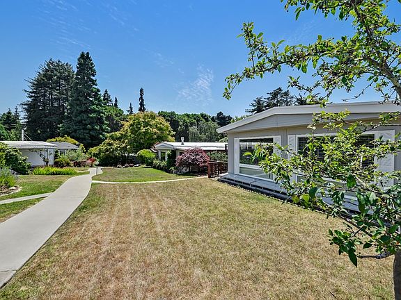 3rd image of 60 Trailwood Way #60