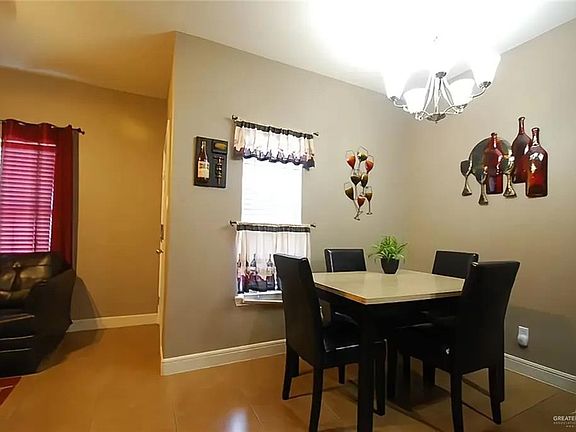 4th image of 105 E Pike St APT 2