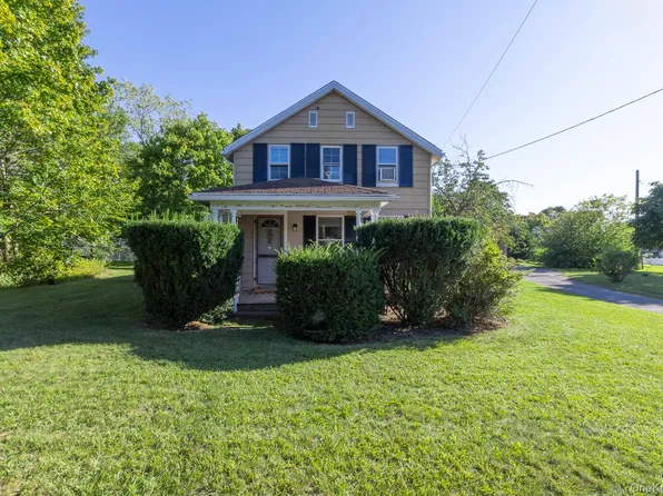 455 Montauk Highway, Eastport, NY 11941