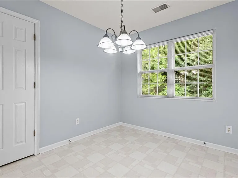 2510 Fort Daniels Dr NE — Photo 2