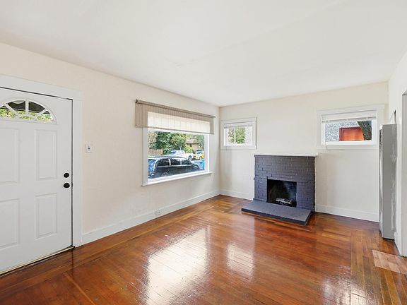 5th image of 220 Carrillo Street