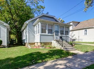 26 N Kendall St, Aurora, IL 60505