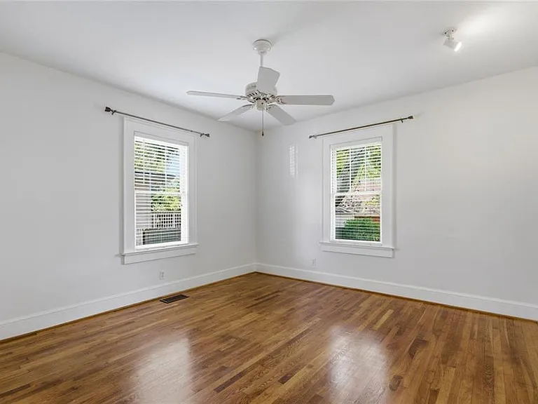 927 Park Ave SE — Photo 21