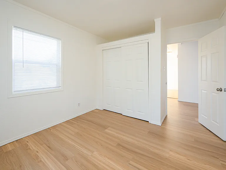 1908 Cleveland Blvd #1908 — Photo 9