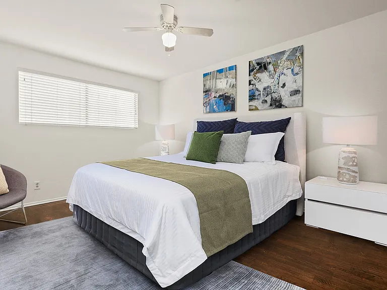113 N Gale Dr — Photo 35