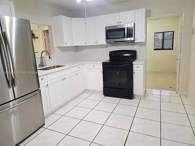 4004 SW 20th St — Photo 16