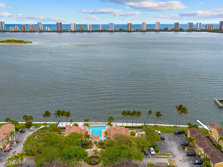 1060 Lake Shore Dr #201 — Photo 11