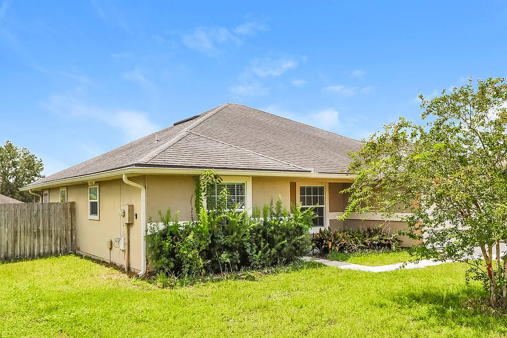 3 bed, 2.0 bath, 1646 sqft, $1,940 — Photo 3