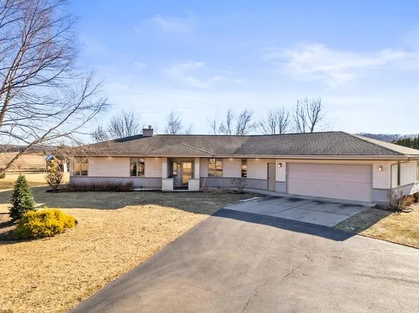 W14085 W Point Dr, Prairie Du Sac, WI 53578