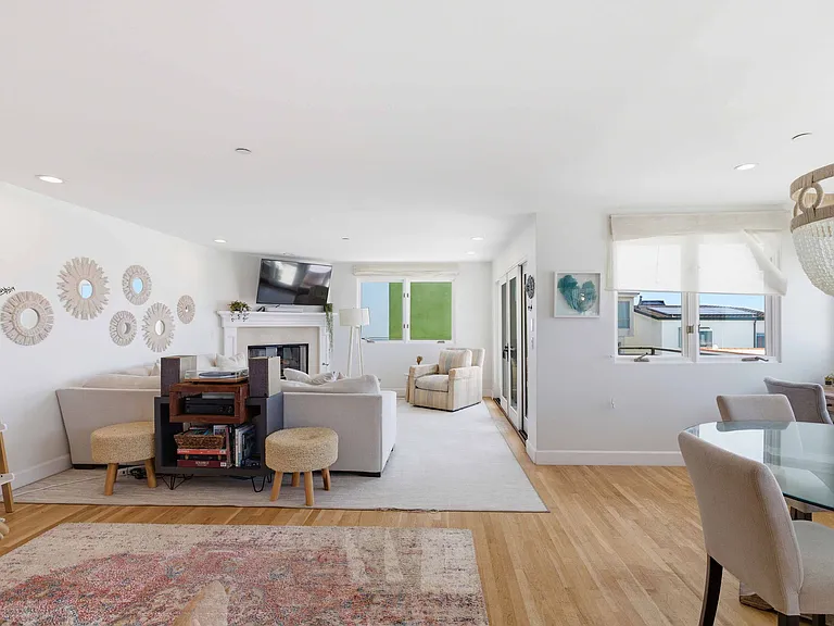 225 36th Pl — Photo 15