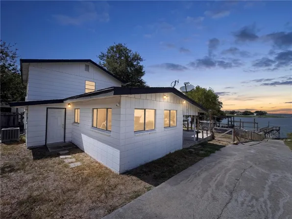 196 E Lake View Trl, Pernitas Point, TX 78383