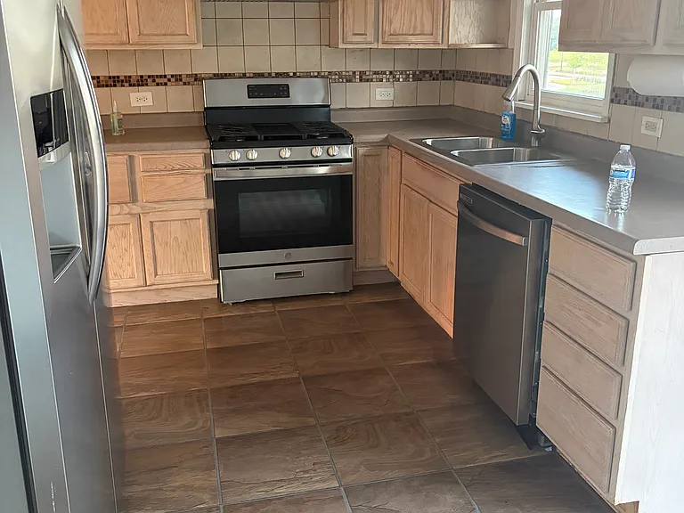 347 Hale Ave — Photo 9