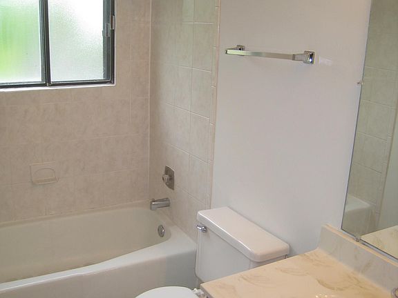 2nd image of 15134 Quail Hollow Dr APT 3S