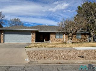 811 Monterrey Dr, Roswell, NM 88201