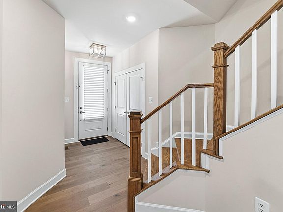 4th image of 1716 Frost Ln