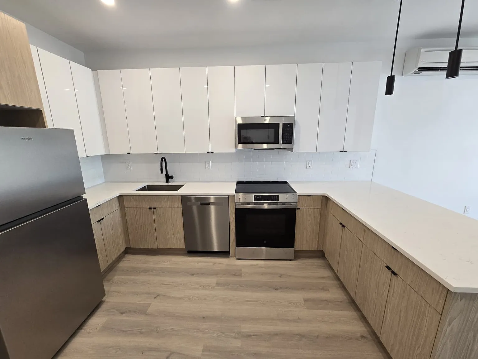 1 bed, 607 sqft, $2,545 — Photo 2