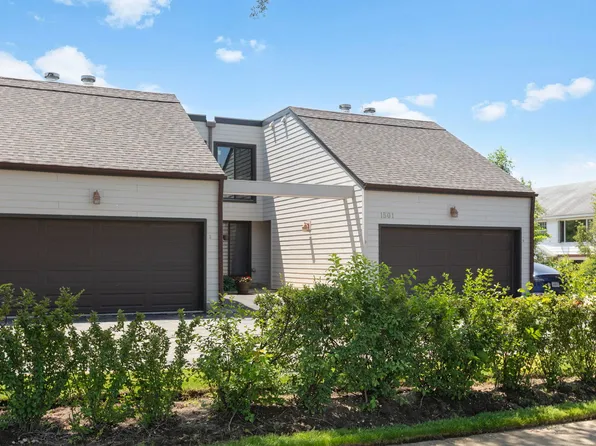1501 Topp Ln APT E, Glenview, IL 60025