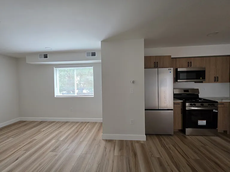 44 Warner St #3 — Photo 2