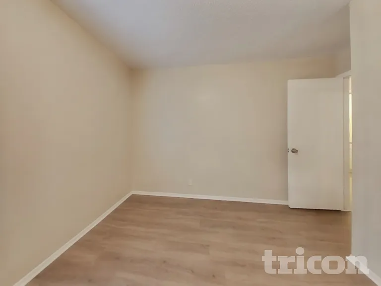 7527 Ledgebrook Dr — Photo 14