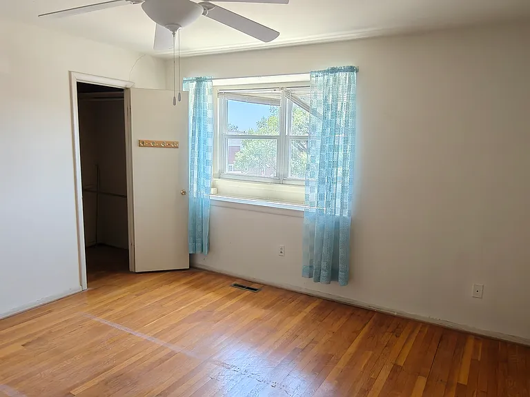 1014 Stormont Cir — Photo 3