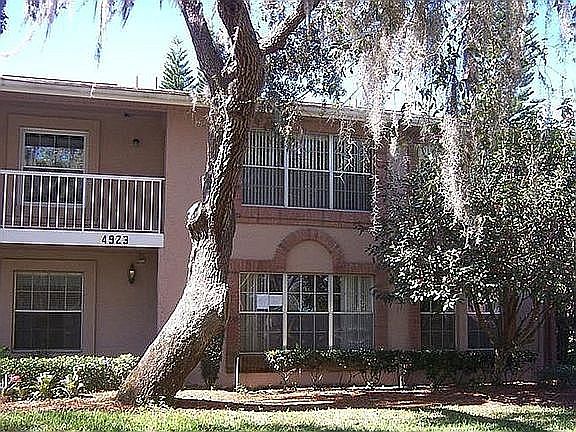 1st image of 4923 Sunnybrook Dr Unit 12