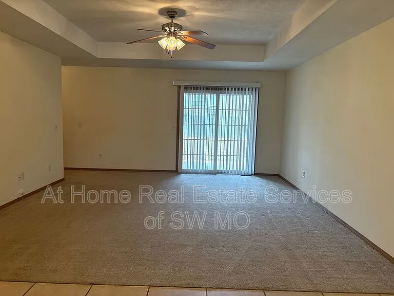 4440 W La Siesta St — Photo 2