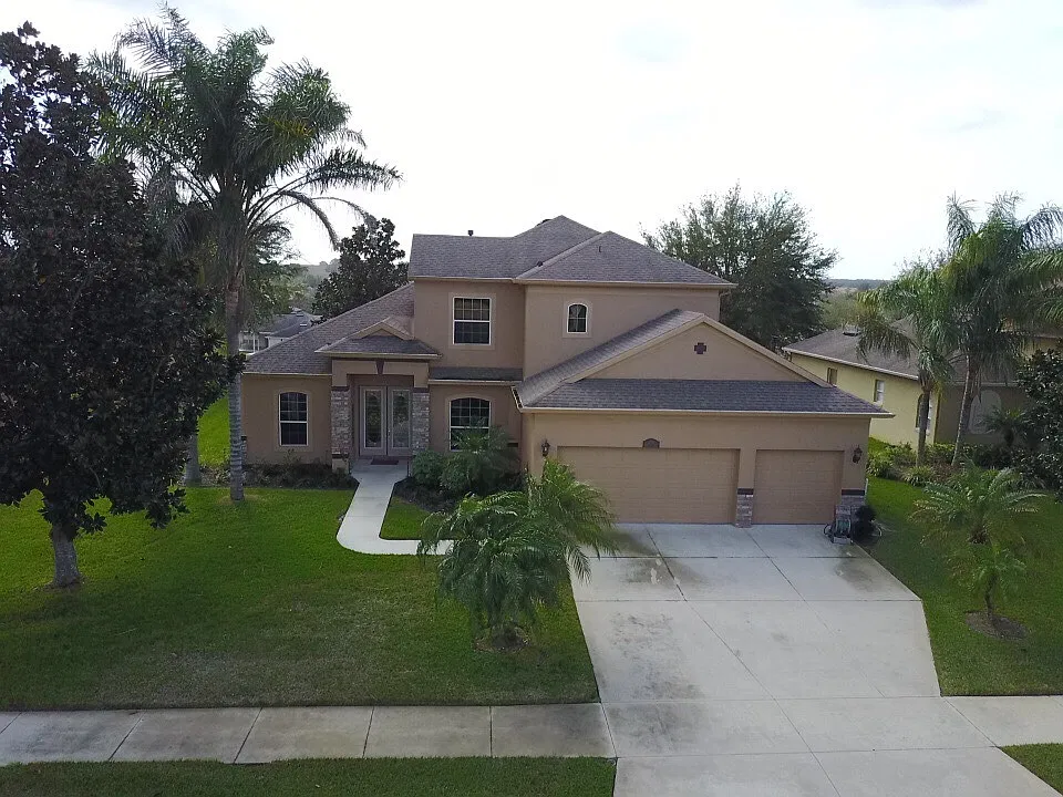 Gorgeous 5x4 home in gated community — Photo 1