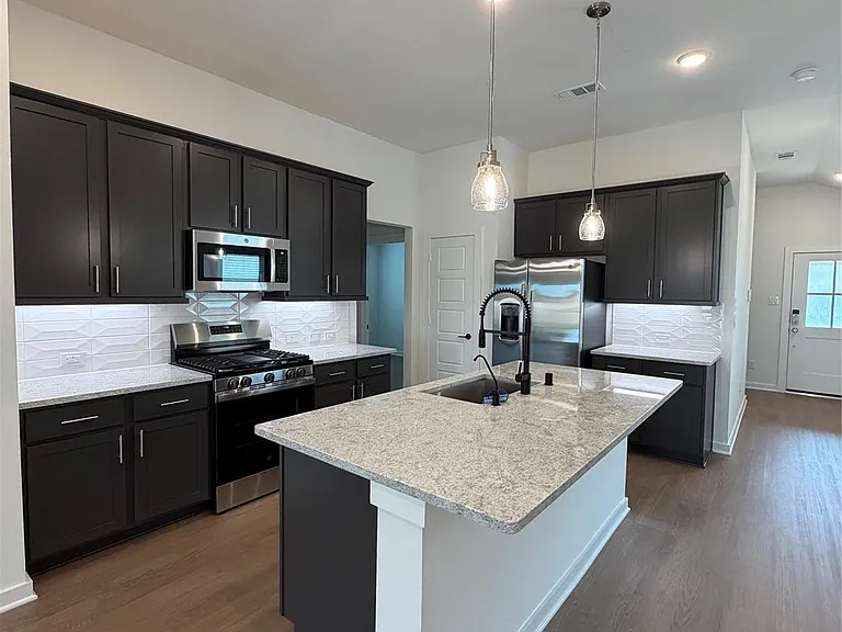 8123 Kay Harbor Dr — Photo 5