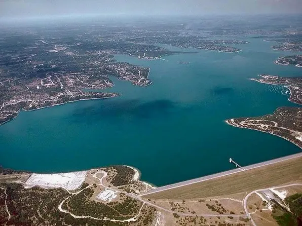 185 Polly Dr, Canyon Lake, TX 78133