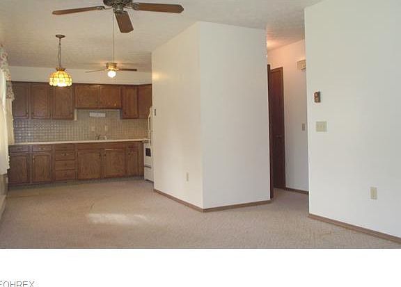 4th image of 489 E 4th St