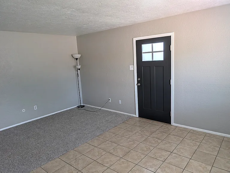 10204 Candelaria Rd NE — Photo 6