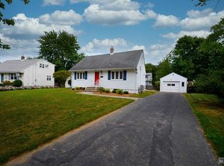 472 Hunter Rd, Ridgewood, NJ 07450