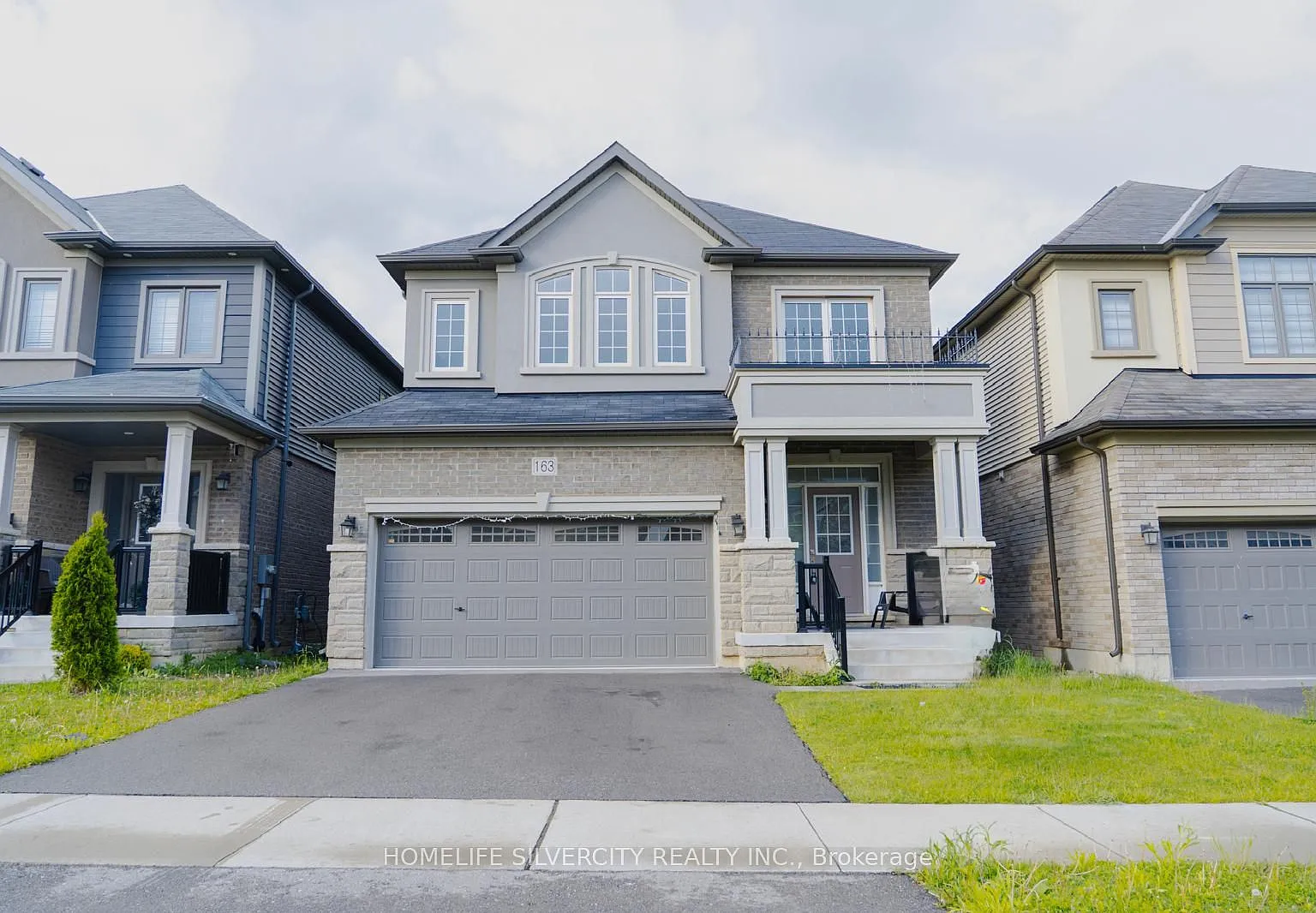 4 bed, $3,000 — Photo 1